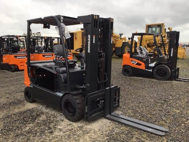 Doosan B35X-7 PLUS - Elektrische heftruck: afbeelding 4 Doosan B35X-7 PLUS - Elektrische heftruck: afbeelding 4