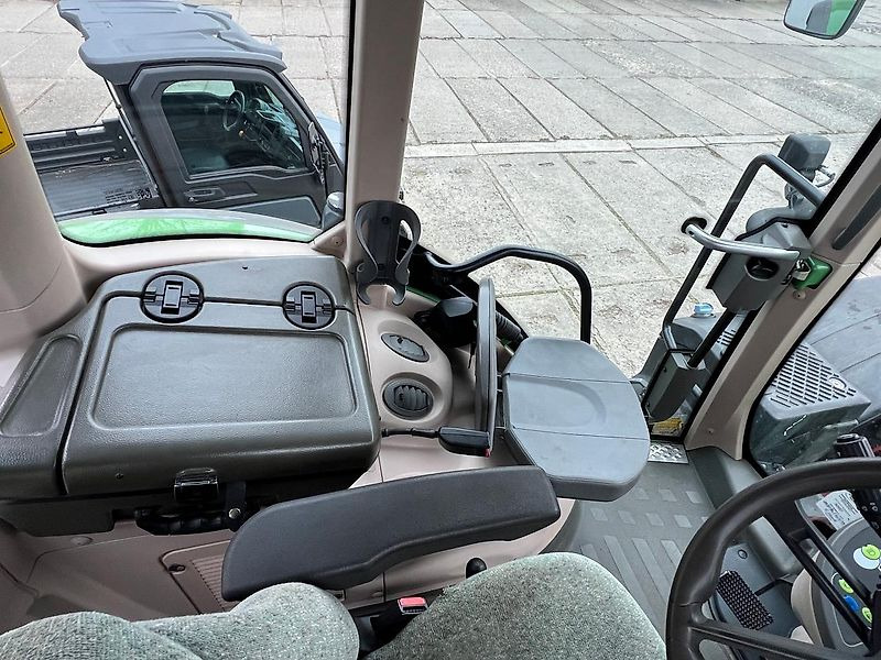 Tractor Fendt 824 Vario Profi Plus: afbeelding 12 Tractor Fendt 824 Vario Profi Plus: afbeelding 12