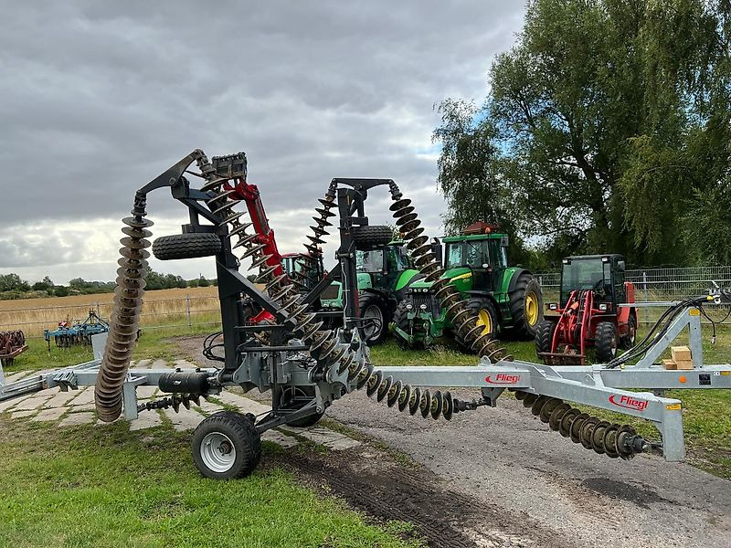 Fliegl KSE 680 Kettenscheibenegge - Schijveneg: afbeelding 5 Fliegl KSE 680 Kettenscheibenegge - Schijveneg: afbeelding 5