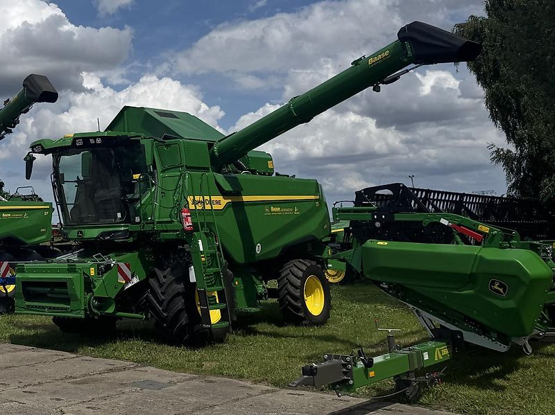 John Deere T5 400 + 6,70m Vario-Schneidwerk - Maaidorser: afbeelding 1 John Deere T5 400 + 6,70m Vario-Schneidwerk - Maaidorser: afbeelding 1