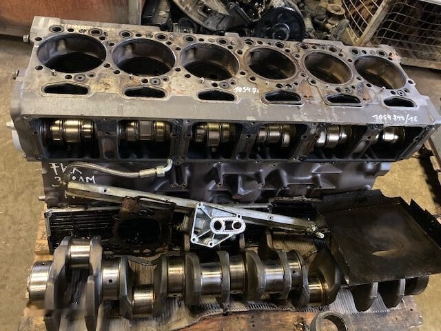 Scania DC 12 54A DC12 54A Scania - Cilinderblok voor Vrachtwagen: afbeelding 1 Scania DC 12 54A DC12 54A Scania - Cilinderblok voor Vrachtwagen: afbeelding 1