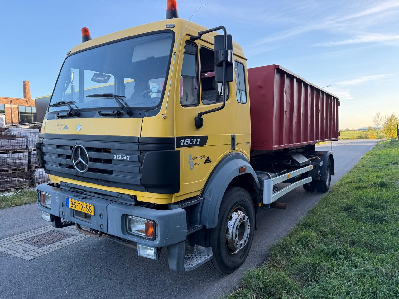 MERCEDES-BENZ SK 1831 - Haakarmsysteem vrachtwagen: afbeelding 2 MERCEDES-BENZ SK 1831 - Haakarmsysteem vrachtwagen: afbeelding 2
