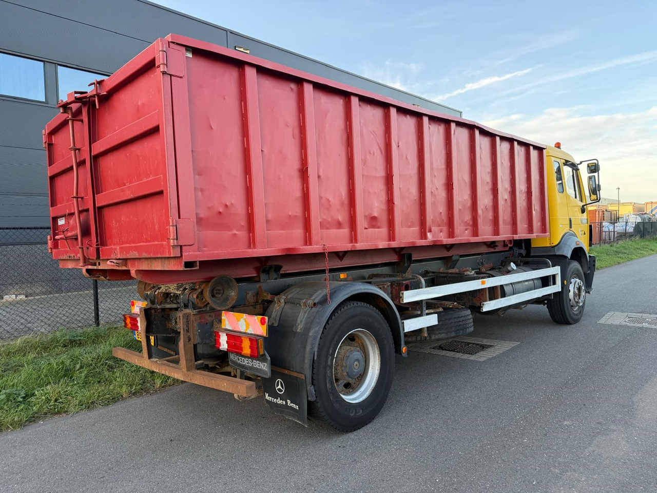 MERCEDES-BENZ SK 1831 - Haakarmsysteem vrachtwagen: afbeelding 5 MERCEDES-BENZ SK 1831 - Haakarmsysteem vrachtwagen: afbeelding 5