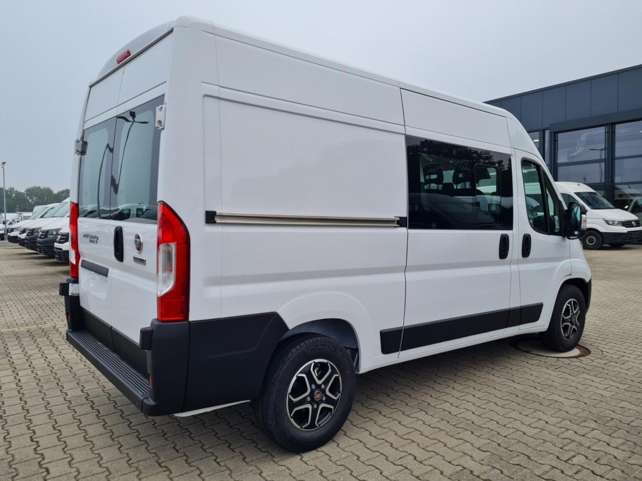 Fiat Ducato 35 Kasten Doka 7-Sitze 2x Schiebetür Maxi L2H2 - Gesloten bestelwagen, Bestelwagen met dubbele cabine: afbeelding 5 Fiat Ducato 35 Kasten Doka 7-Sitze 2x Schiebetür Maxi L2H2 - Gesloten bestelwagen, Bestelwagen met dubbele cabine: afbeelding 5