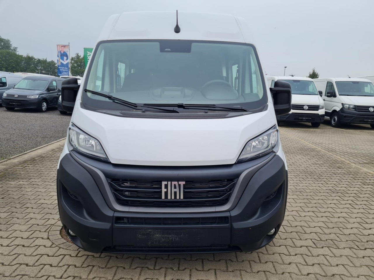 Fiat Ducato 35 Kombi Doka 7-Sitze 2x Schiebetür Maxi L2H2 - Minibus, Personenvervoer: afbeelding 2 Fiat Ducato 35 Kombi Doka 7-Sitze 2x Schiebetür Maxi L2H2 - Minibus, Personenvervoer: afbeelding 2