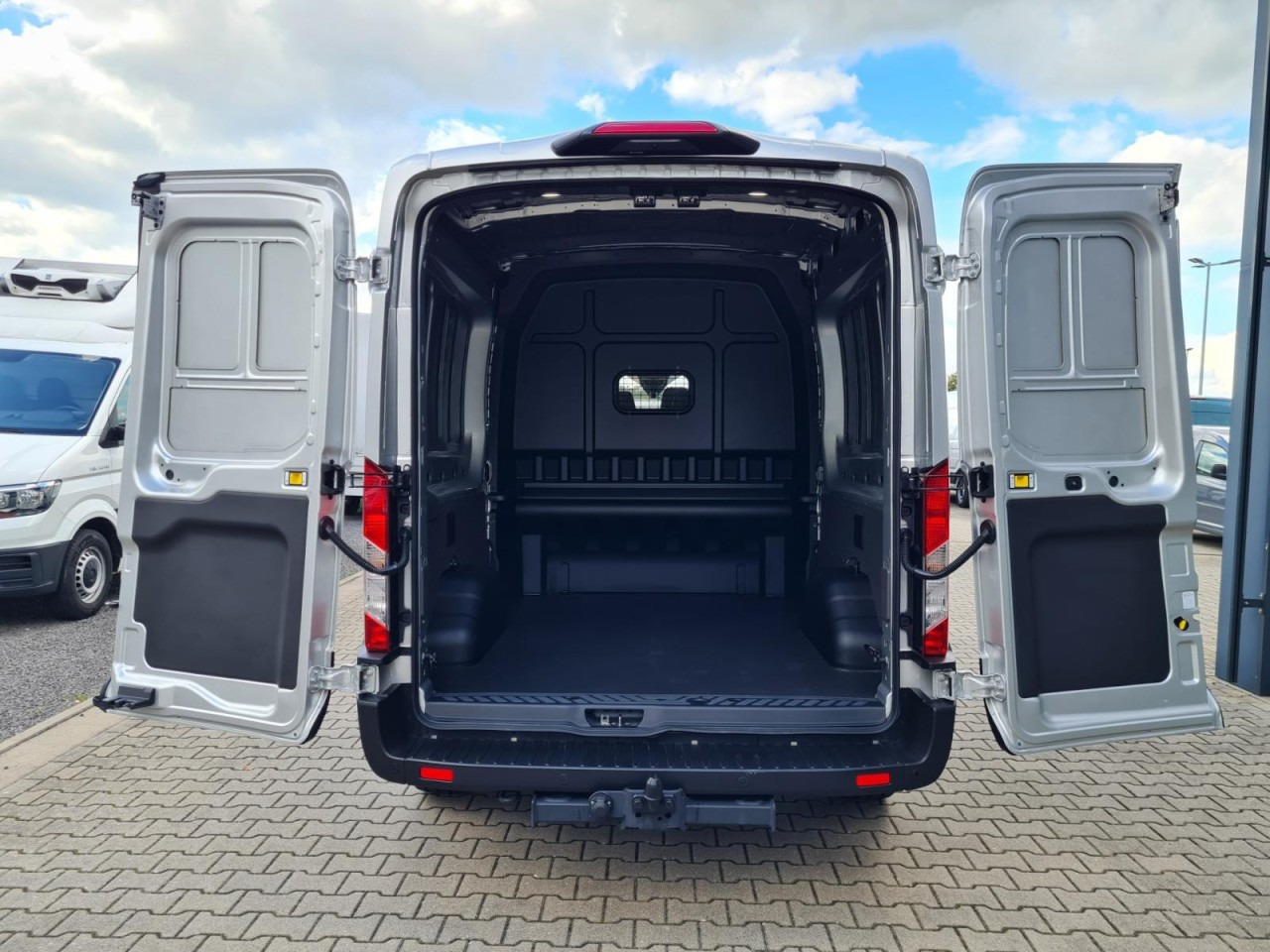 Ford Transit 3,5t Kasten Doka TDCi L3 Trend AHK PDC KAMERA - Gesloten bestelwagen, Bestelwagen met dubbele cabine: afbeelding 5 Ford Transit 3,5t Kasten Doka TDCi L3 Trend AHK PDC KAMERA - Gesloten bestelwagen, Bestelwagen met dubbele cabine: afbeelding 5