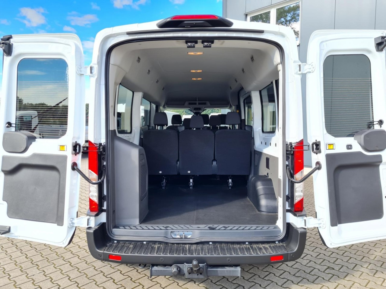 Ford Transit 350 Kombi 9 Sitze L3 AG Trend AHK KAMERA - Minibus, Personenvervoer: afbeelding 5 Ford Transit 350 Kombi 9 Sitze L3 AG Trend AHK KAMERA - Minibus, Personenvervoer: afbeelding 5