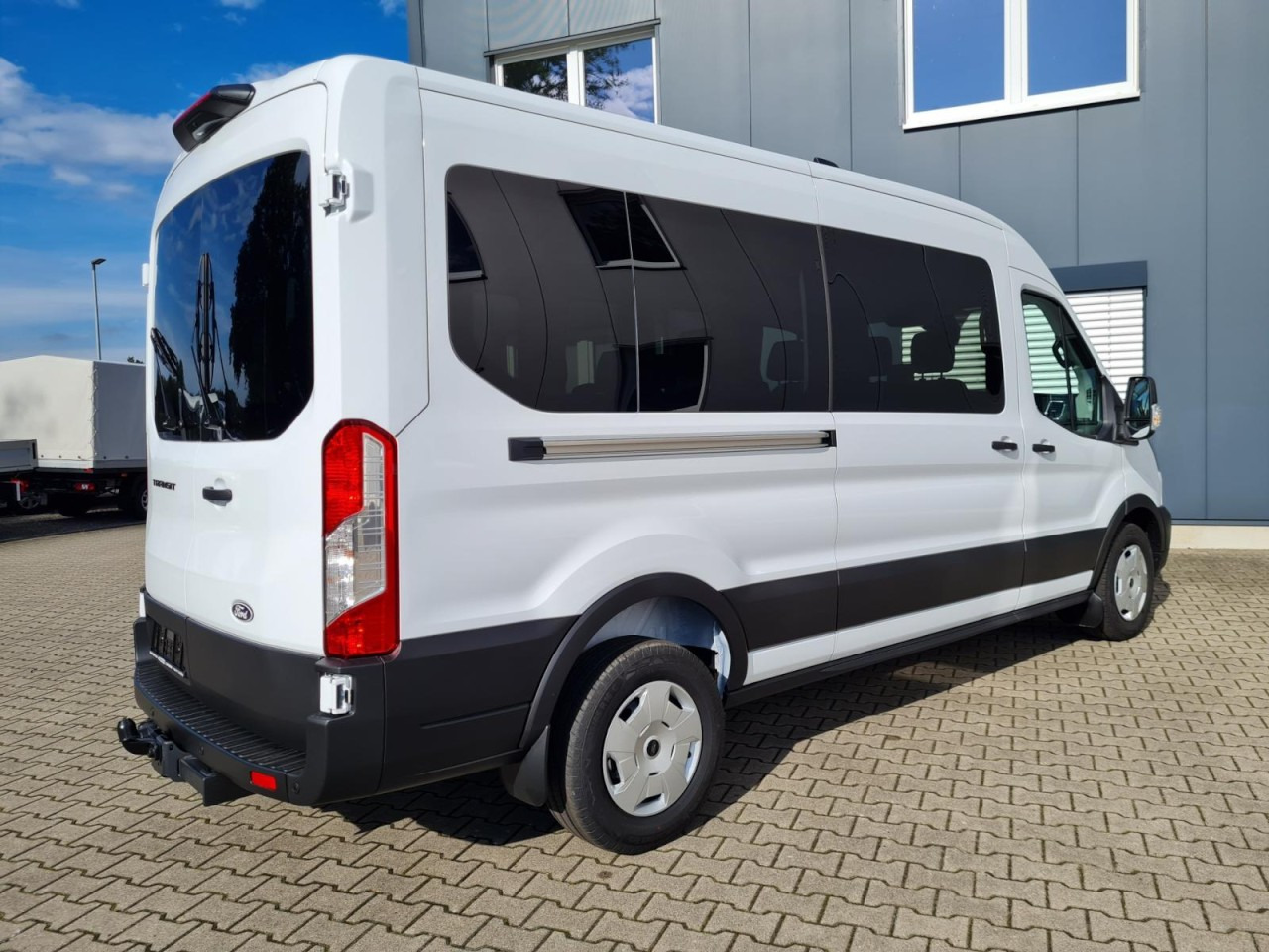 Ford Transit 350 Kombi TDCi L3 Trend 9 Sitzer AUTOMATIK - Minibus, Personenvervoer: afbeelding 4 Ford Transit 350 Kombi TDCi L3 Trend 9 Sitzer AUTOMATIK - Minibus, Personenvervoer: afbeelding 4