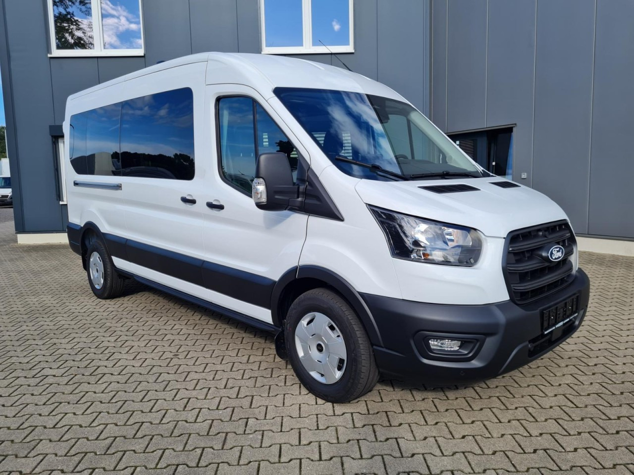 Ford Transit 350 Kombi TDCi L3 Trend 9 Sitzer AUTOMATIK - Minibus, Personenvervoer: afbeelding 3 Ford Transit 350 Kombi TDCi L3 Trend 9 Sitzer AUTOMATIK - Minibus, Personenvervoer: afbeelding 3