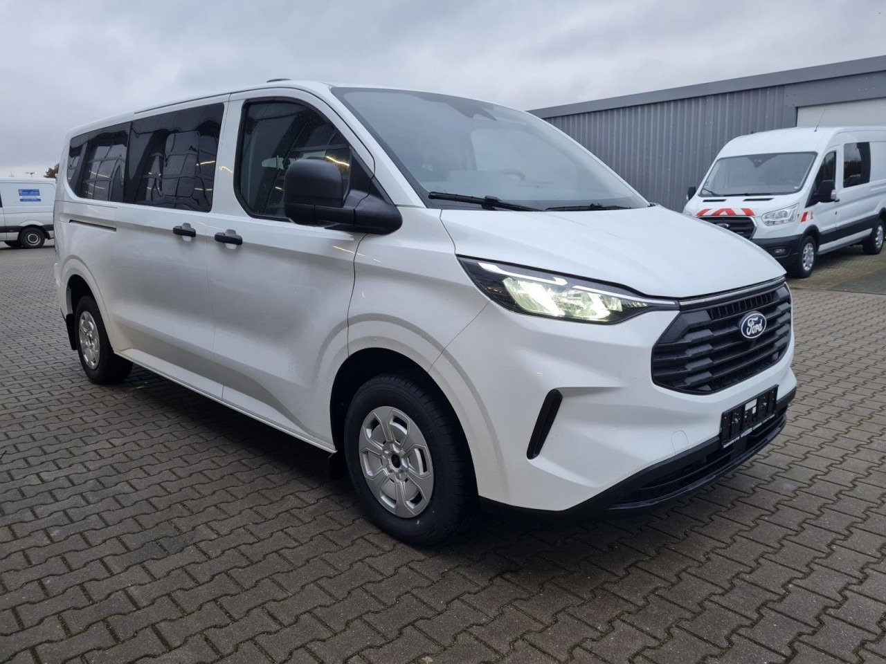 Ford Transit Custom Kombi 320 L2 Trend 9 Sitze KAMERA - Minibus, Personenvervoer: afbeelding 3 Ford Transit Custom Kombi 320 L2 Trend 9 Sitze KAMERA - Minibus, Personenvervoer: afbeelding 3