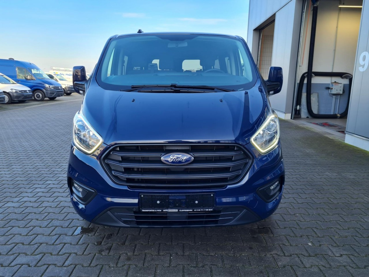Ford Transit Custom Kombi 320 L2 Trend 9 Sitze PDC - Minibus, Personenvervoer: afbeelding 2 Ford Transit Custom Kombi 320 L2 Trend 9 Sitze PDC - Minibus, Personenvervoer: afbeelding 2