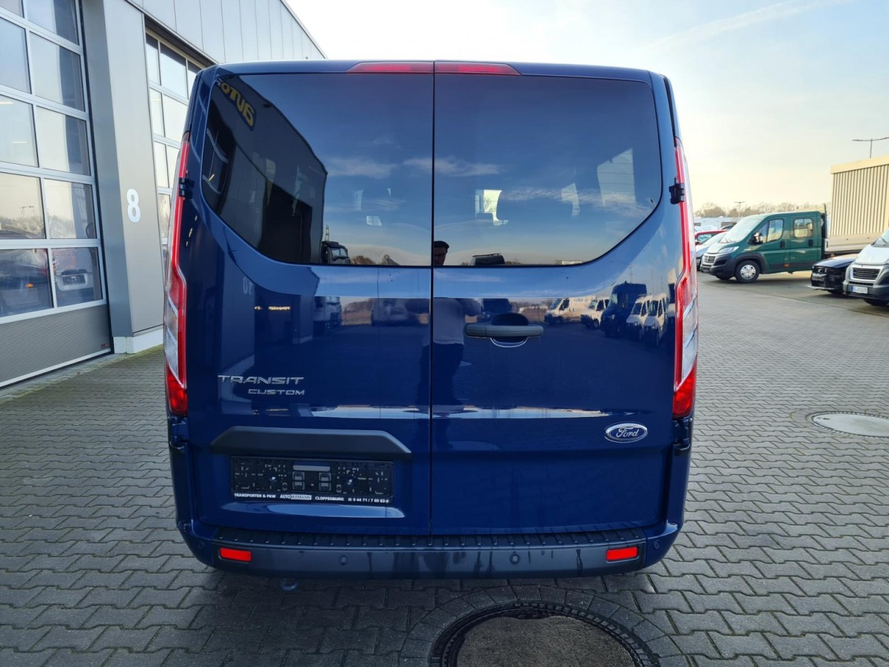 Ford Transit Custom Kombi 320 L2 Trend 9 Sitze PDC - Minibus, Personenvervoer: afbeelding 5 Ford Transit Custom Kombi 320 L2 Trend 9 Sitze PDC - Minibus, Personenvervoer: afbeelding 5