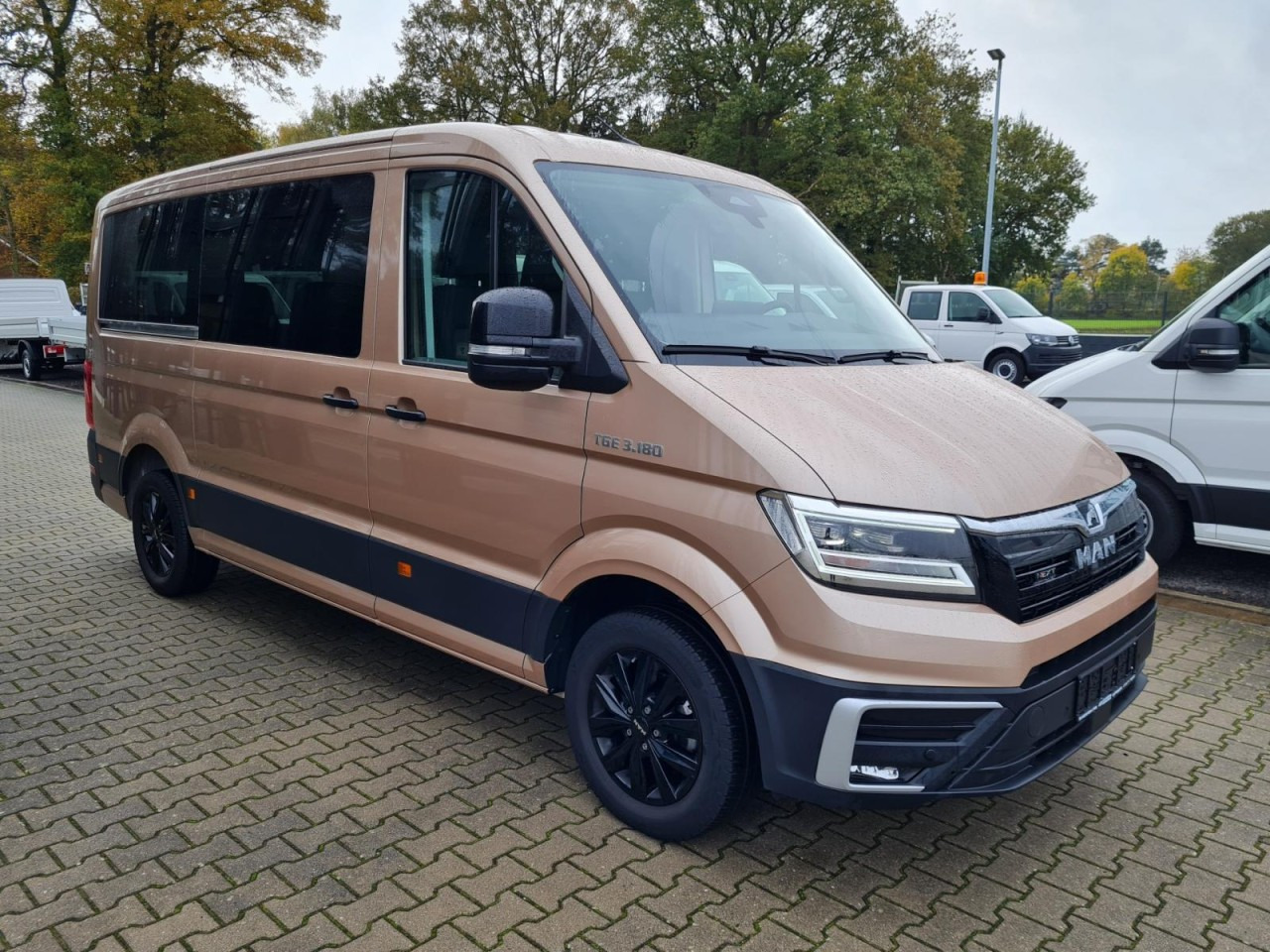 Man TGE 3.180 TDi Kombi 9 Sitze ALU KAMERA LED LEDER Sonderumbau - Bestelwagen met dubbele cabine: afbeelding 3 Man TGE 3.180 TDi Kombi 9 Sitze ALU KAMERA LED LEDER Sonderumbau - Bestelwagen met dubbele cabine: afbeelding 3