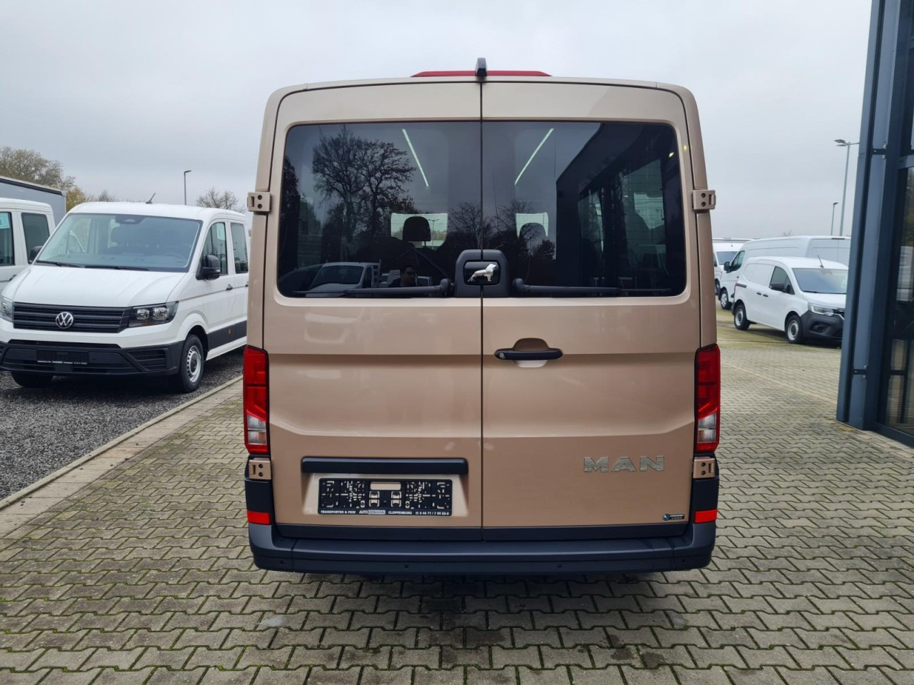 Man TGE 3.180 TDi Kombi 9 Sitze ALU KAMERA LED LEDER Sonderumbau - Minibus, Personenvervoer: afbeelding 5 Man TGE 3.180 TDi Kombi 9 Sitze ALU KAMERA LED LEDER Sonderumbau - Minibus, Personenvervoer: afbeelding 5