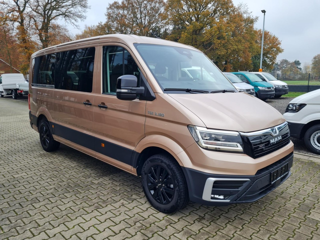 Man TGE 3.180 TDi Kombi 9 Sitze ALU KAMERA LED LEDER Sonderumbau - Minibus, Personenvervoer: afbeelding 3 Man TGE 3.180 TDi Kombi 9 Sitze ALU KAMERA LED LEDER Sonderumbau - Minibus, Personenvervoer: afbeelding 3