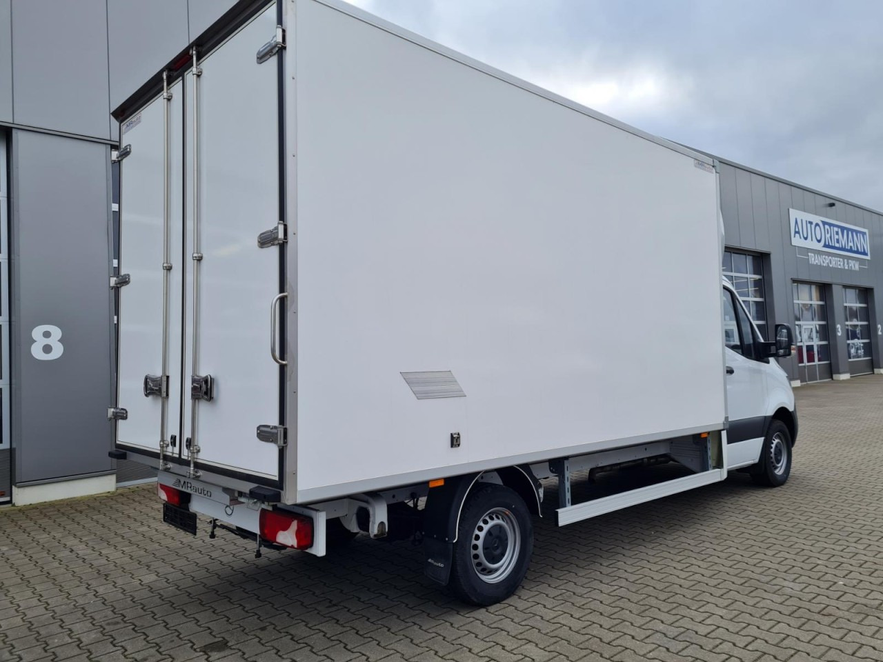 Mercedes-Benz Sprinter 315 Koffer lang MBux KLIMA NAVI TEMPOMAT - Bestelwagen gesloten laadbak: afbeelding 4 Mercedes-Benz Sprinter 315 Koffer lang MBux KLIMA NAVI TEMPOMAT - Bestelwagen gesloten laadbak: afbeelding 4