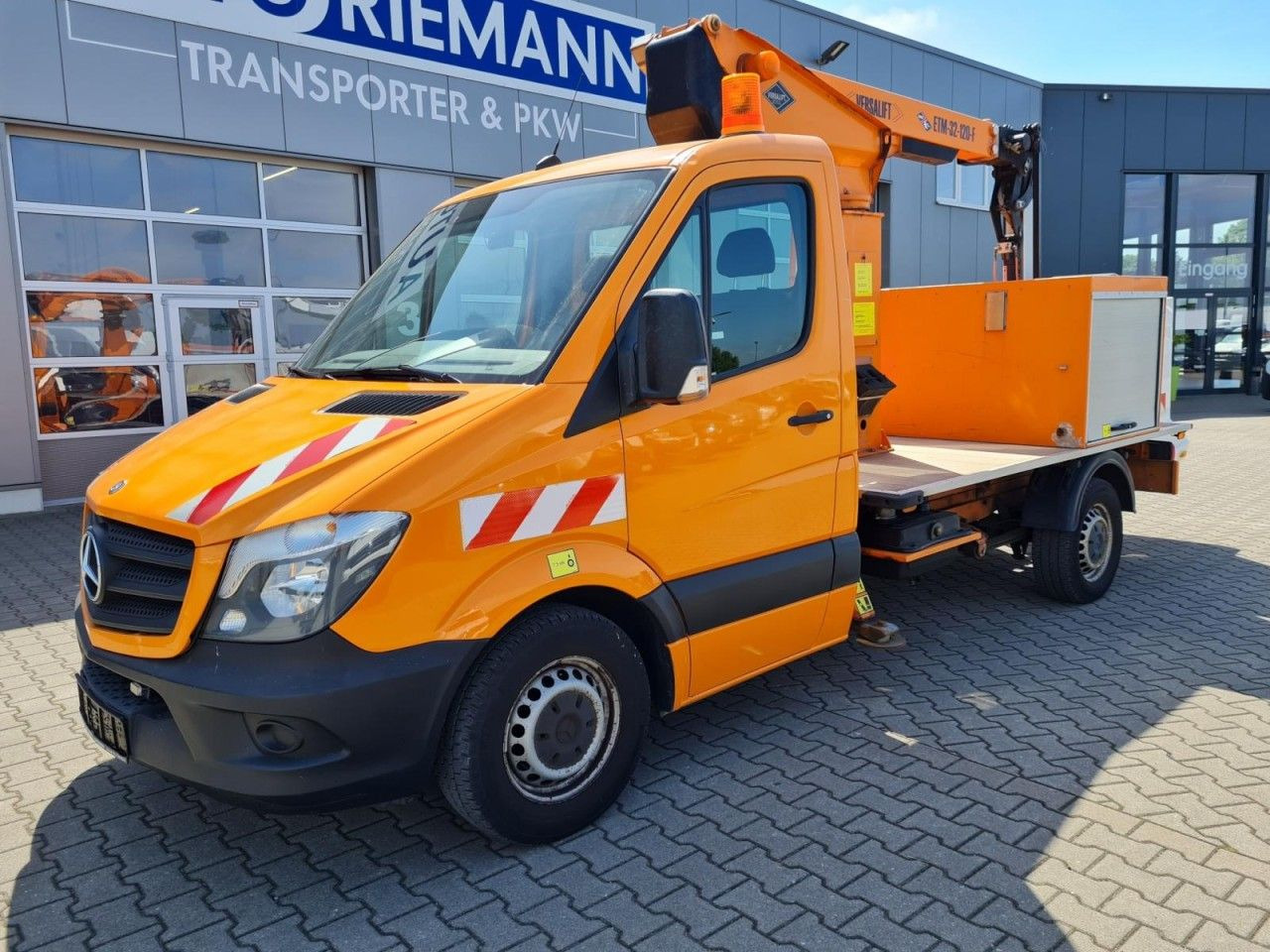 Mercedes-Benz Sprinter 316 CDI Hubarbeitsbühne 12m Korb isolie - Vrachtwagen hoogwerker: afbeelding 2 Mercedes-Benz Sprinter 316 CDI Hubarbeitsbühne 12m Korb isolie - Vrachtwagen hoogwerker: afbeelding 2