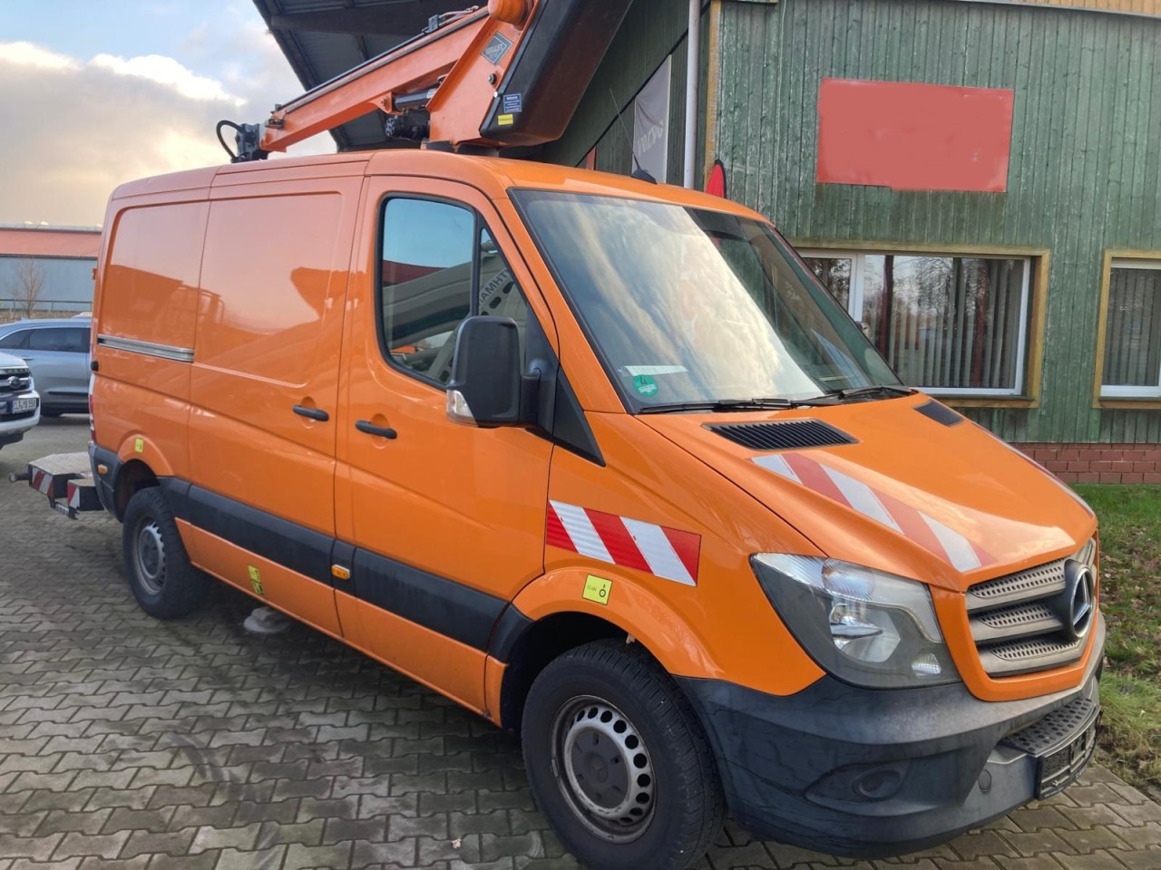 Mercedes-Benz Sprinter 316 CDI Kasten Hubarbeitsbühne KLIMA - Vrachtwagen hoogwerker: afbeelding 2 Mercedes-Benz Sprinter 316 CDI Kasten Hubarbeitsbühne KLIMA - Vrachtwagen hoogwerker: afbeelding 2