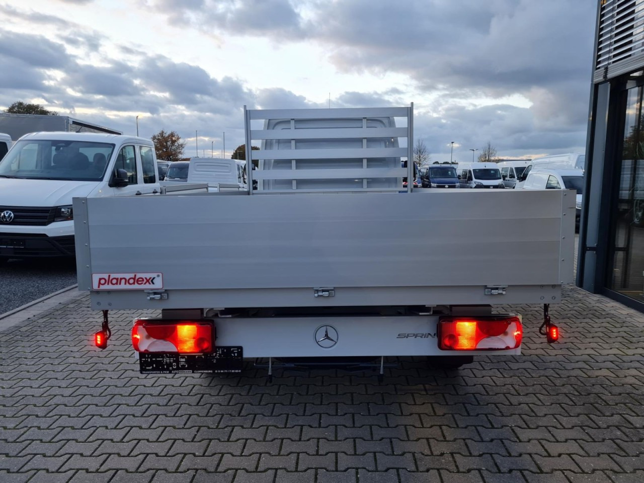 Mercedes-Benz Sprinter 317 CDI Pritsche L3 lang RWD KLIMA TEMPOMAT - Bestelwagen met open laadbak: afbeelding 5 Mercedes-Benz Sprinter 317 CDI Pritsche L3 lang RWD KLIMA TEMPOMAT - Bestelwagen met open laadbak: afbeelding 5