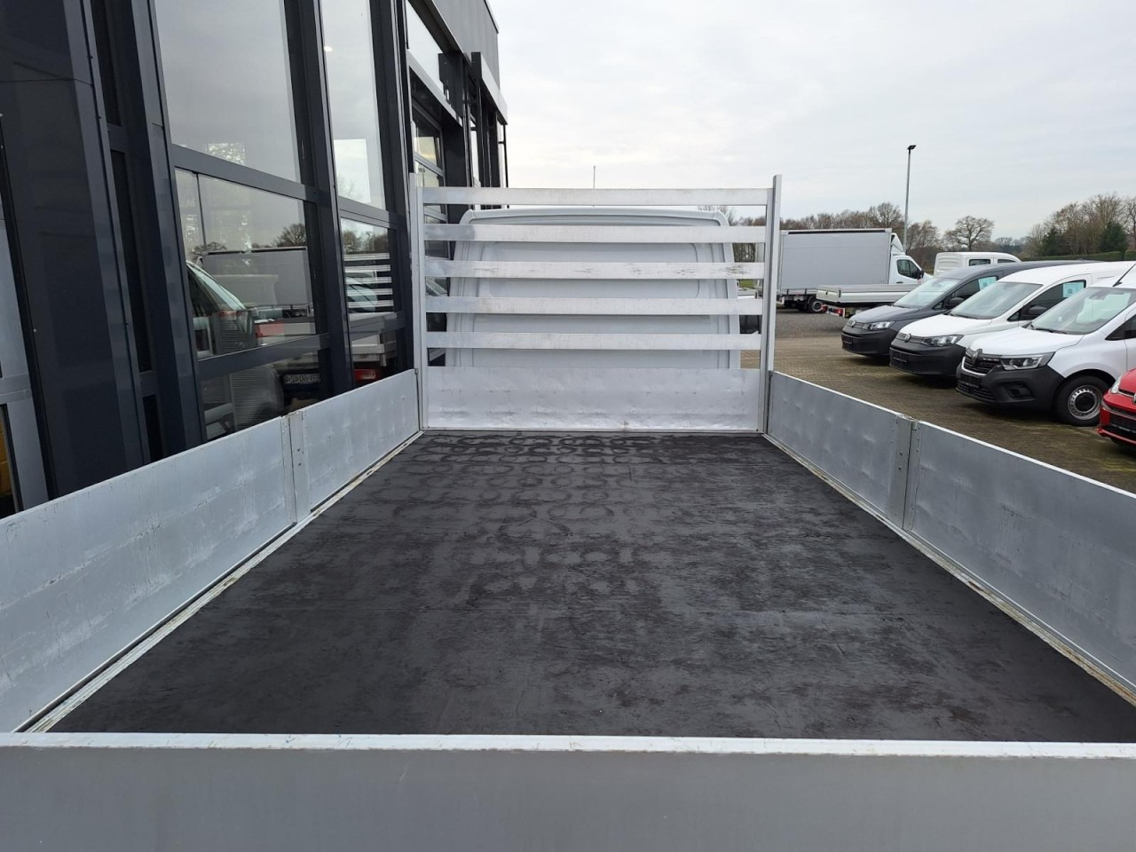 Mercedes-Benz Sprinter 317 CDI Pritsche L4 RWD AHK KLIMA TEMPOMAT - Bestelwagen met open laadbak: afbeelding 3 Mercedes-Benz Sprinter 317 CDI Pritsche L4 RWD AHK KLIMA TEMPOMAT - Bestelwagen met open laadbak: afbeelding 3