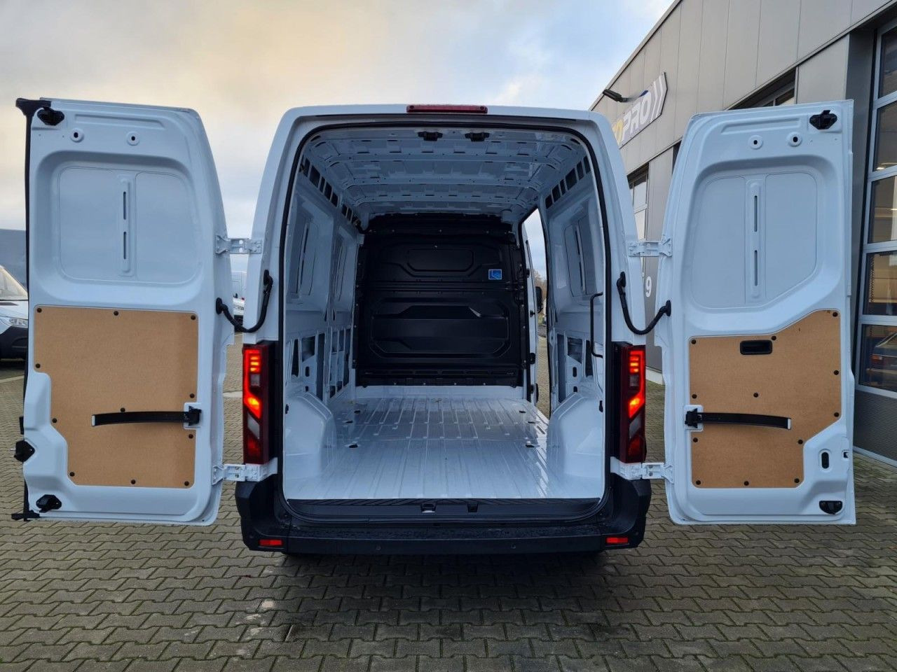Renault Master 35 New Kasten L3H2 KLIMA KOMFORT LED PDC - Gesloten bestelwagen: afbeelding 5 Renault Master 35 New Kasten L3H2 KLIMA KOMFORT LED PDC - Gesloten bestelwagen: afbeelding 5