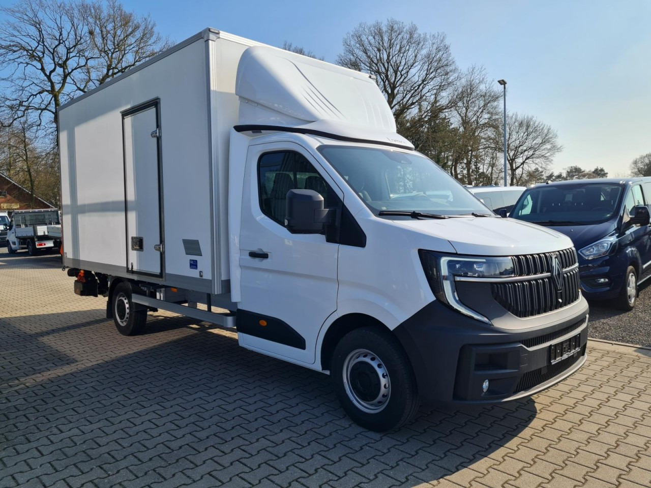Renault Master 35 New Möbel Koffer LBW KAMERA LUFTFEDERUNG - Bestelwagen gesloten laadbak: afbeelding 3 Renault Master 35 New Möbel Koffer LBW KAMERA LUFTFEDERUNG - Bestelwagen gesloten laadbak: afbeelding 3