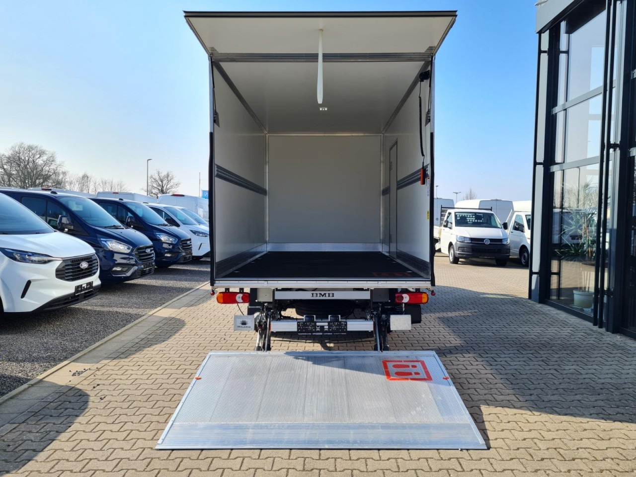 Renault Master 35 New Möbel Koffer LBW KAMERA LUFTFEDERUNG - Bestelwagen gesloten laadbak: afbeelding 5 Renault Master 35 New Möbel Koffer LBW KAMERA LUFTFEDERUNG - Bestelwagen gesloten laadbak: afbeelding 5