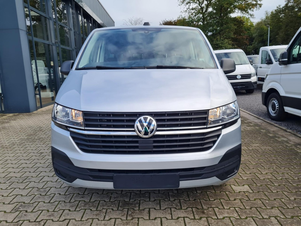 VW Volkswagen T6.1 Caravelle TDI lang 9 Sitzer 2 Schiebetüren Trendl. - Minibus, Personenvervoer: afbeelding 2 VW Volkswagen T6.1 Caravelle TDI lang 9 Sitzer 2 Schiebetüren Trendl. - Minibus, Personenvervoer: afbeelding 2