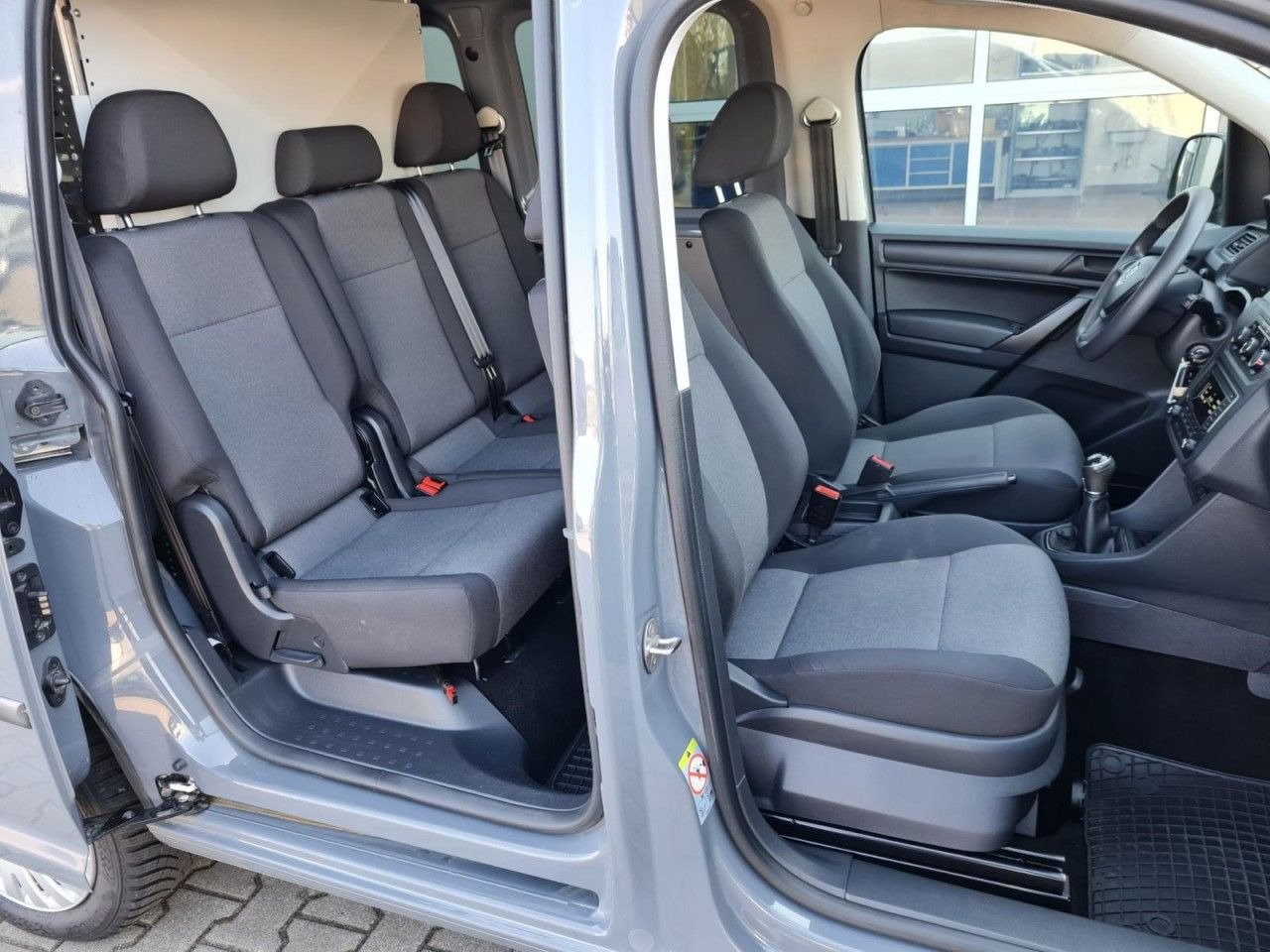 Volkswagen Caddy 4Motion TDi Kombi 5-Sitze TEMPO STHZ REGAL - Personenwagen: afbeelding 4 Volkswagen Caddy 4Motion TDi Kombi 5-Sitze TEMPO STHZ REGAL - Personenwagen: afbeelding 4