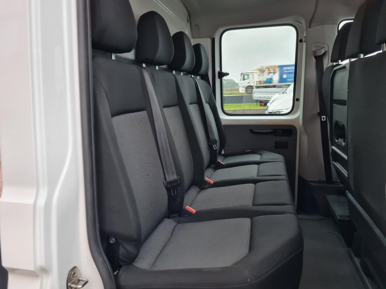 Volkswagen Crafter 35 Doka MR Pritsche AHK Klima 7 Sitzer - Bestelwagen met open laadbak, Bestelwagen met dubbele cabine: afbeelding 4 Volkswagen Crafter 35 Doka MR Pritsche AHK Klima 7 Sitzer - Bestelwagen met open laadbak, Bestelwagen met dubbele cabine: afbeelding 4