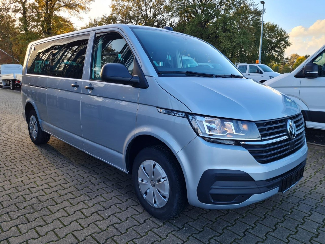 Volkswagen T6.1 Caravelle TDI lang 9 Sitzer 2 Schiebetüren Trendl. - Minibus, Personenvervoer: afbeelding 3 Volkswagen T6.1 Caravelle TDI lang 9 Sitzer 2 Schiebetüren Trendl. - Minibus, Personenvervoer: afbeelding 3