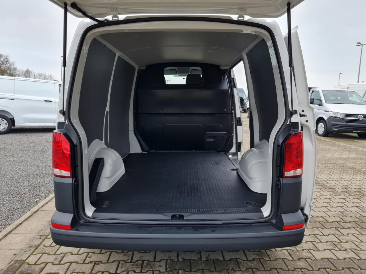 Volkswagen T6.1 Kasten KR Heckklappe KAMERA KLIMA Navi App - Kleine bestelwagen: afbeelding 5 Volkswagen T6.1 Kasten KR Heckklappe KAMERA KLIMA Navi App - Kleine bestelwagen: afbeelding 5
