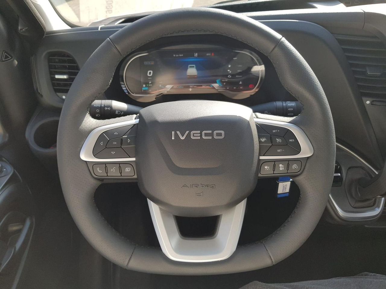 Leasing  Iveco 35S16A8V Klima, Radio, Kamera ab 0% Finanzierbar Iveco 35S16A8V Klima, Radio, Kamera ab 0% Finanzierbar: afbeelding 13