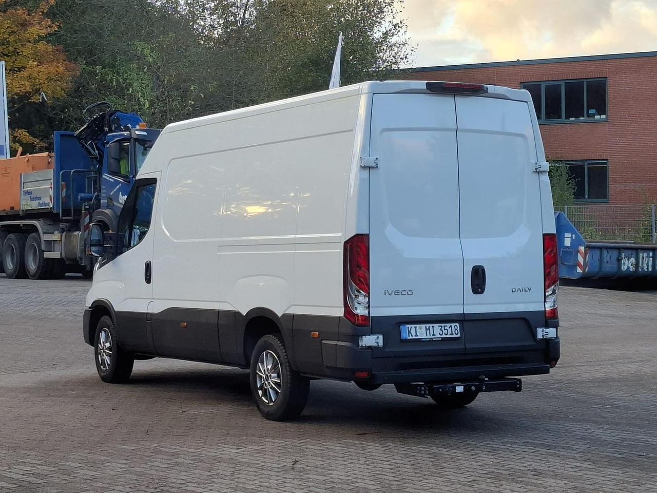 Iveco 35S18HA8V *AHK*RADIO*KAMERA*KLIMA* - Gesloten bestelwagen: afbeelding 3 Iveco 35S18HA8V *AHK*RADIO*KAMERA*KLIMA* - Gesloten bestelwagen: afbeelding 3
