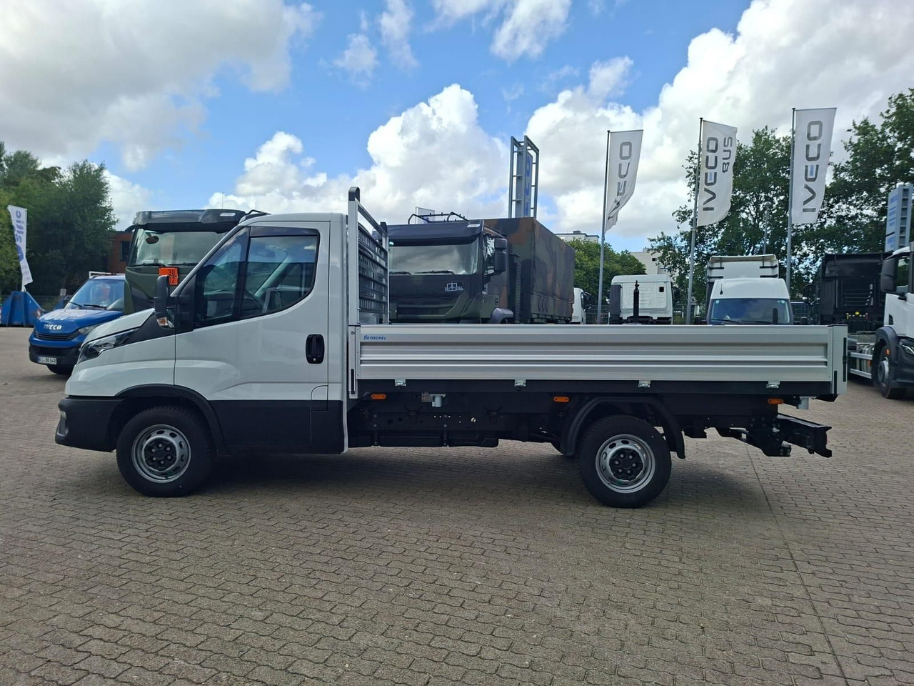 Iveco Daily 35S14A8Y Henschel 3-Seiten Kipper - Bestelwagen met open laadbak: afbeelding 2 Iveco Daily 35S14A8Y Henschel 3-Seiten Kipper - Bestelwagen met open laadbak: afbeelding 2