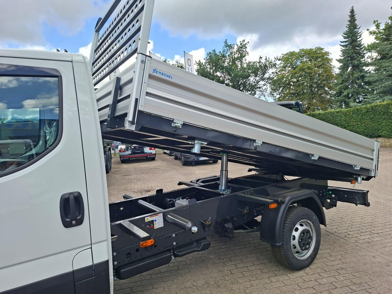 Iveco Daily 35S14A8Y Henschel 3-Seiten Kipper - Bestelwagen met open laadbak: afbeelding 3 Iveco Daily 35S14A8Y Henschel 3-Seiten Kipper - Bestelwagen met open laadbak: afbeelding 3