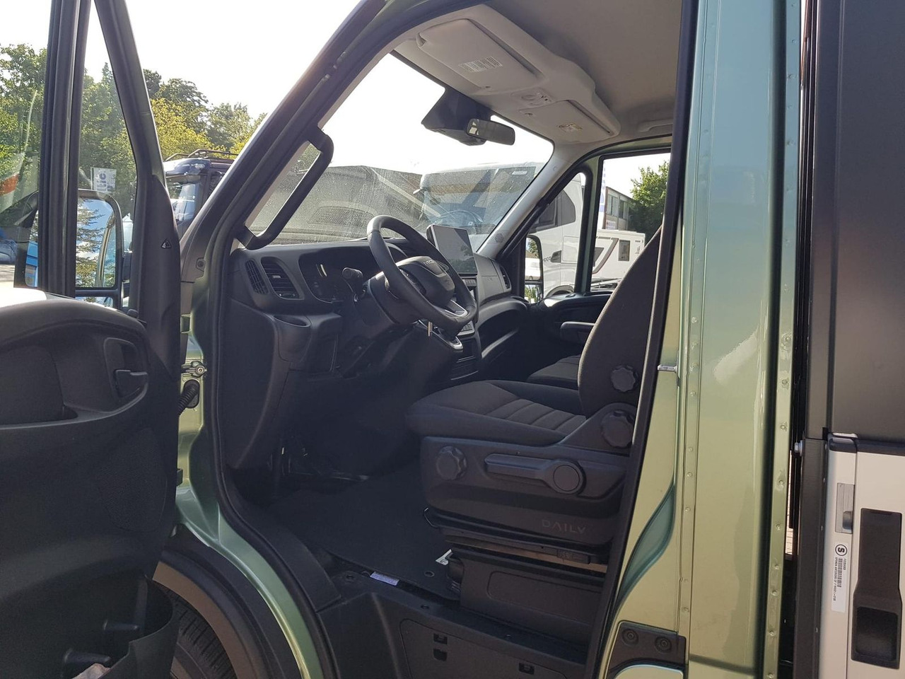 Bestelwagen met open laadbak Iveco Daily 35S14HA8 Pritsche AHK 100 kW (136 PS),...: afbeelding 11 Bestelwagen met open laadbak Iveco Daily 35S14HA8 Pritsche AHK 100 kW (136 PS),...: afbeelding 11