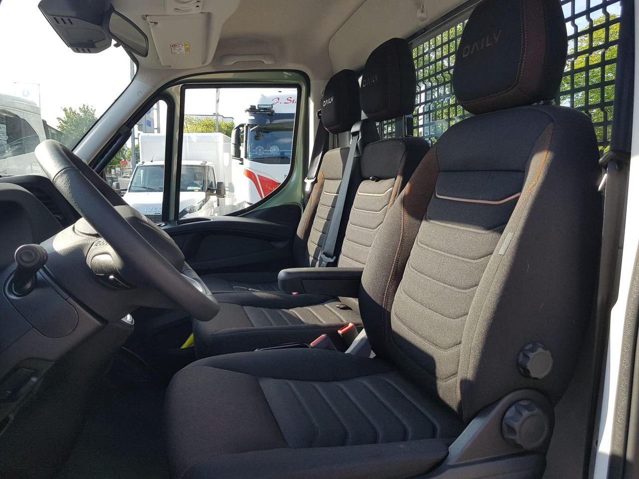 Bestelwagen met open laadbak Iveco Daily 35S14HA8 Pritsche AHK 100 kW (136 PS),...: afbeelding 12 Bestelwagen met open laadbak Iveco Daily 35S14HA8 Pritsche AHK 100 kW (136 PS),...: afbeelding 12