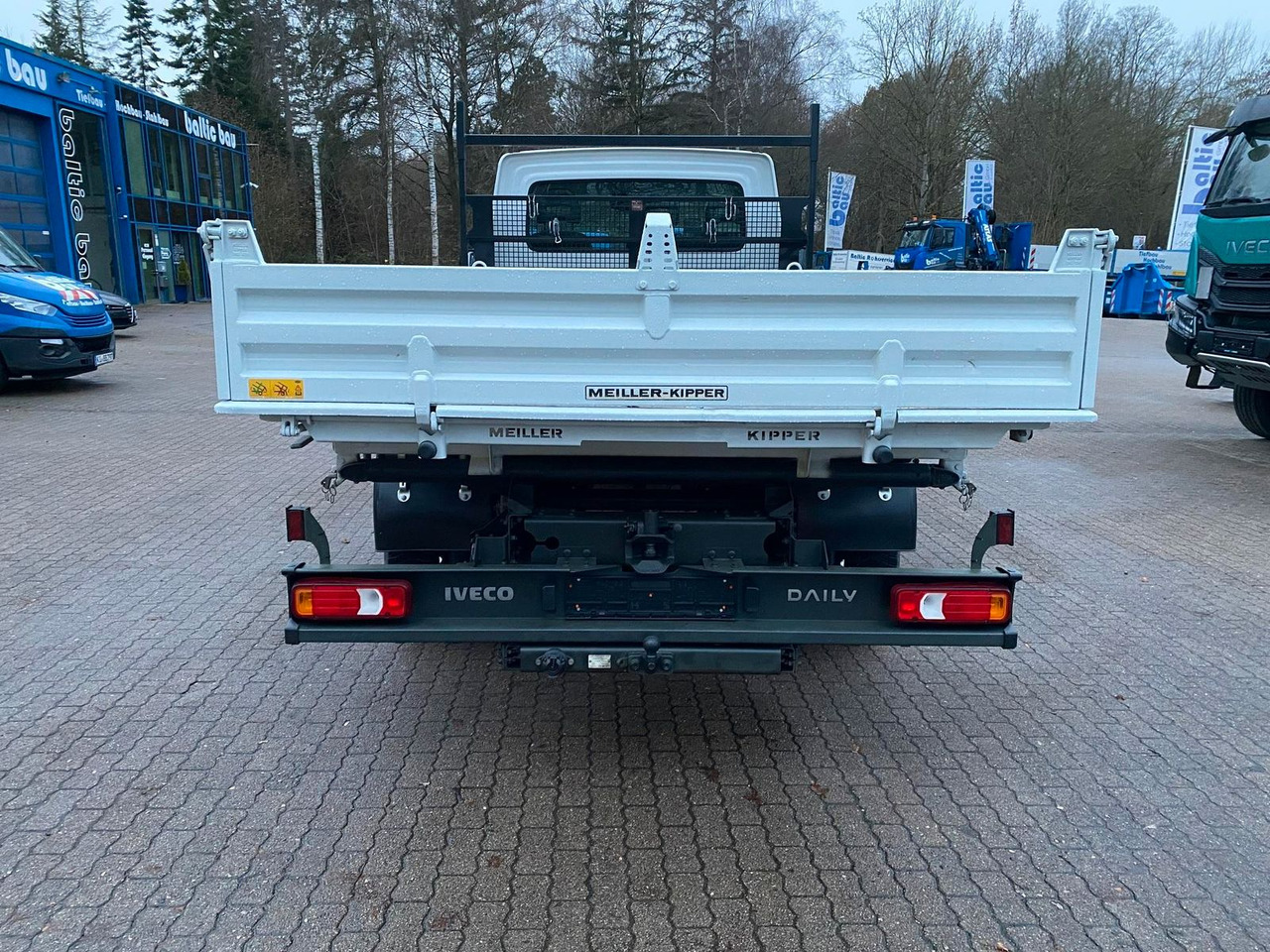 Iveco Daily 70C18H Meiler Dreiseitenkipper*AHK*RADI... - Kipper bestelwagen: afbeelding 4 Iveco Daily 70C18H Meiler Dreiseitenkipper*AHK*RADI... - Kipper bestelwagen: afbeelding 4
