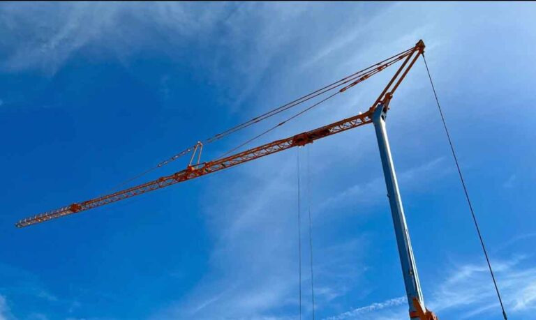 Potain IGO50 – self-erecting crane / Schnellmontagekran - Snelmontagekraan: afbeelding 1 Potain IGO50 – self-erecting crane / Schnellmontagekran - Snelmontagekraan: afbeelding 1