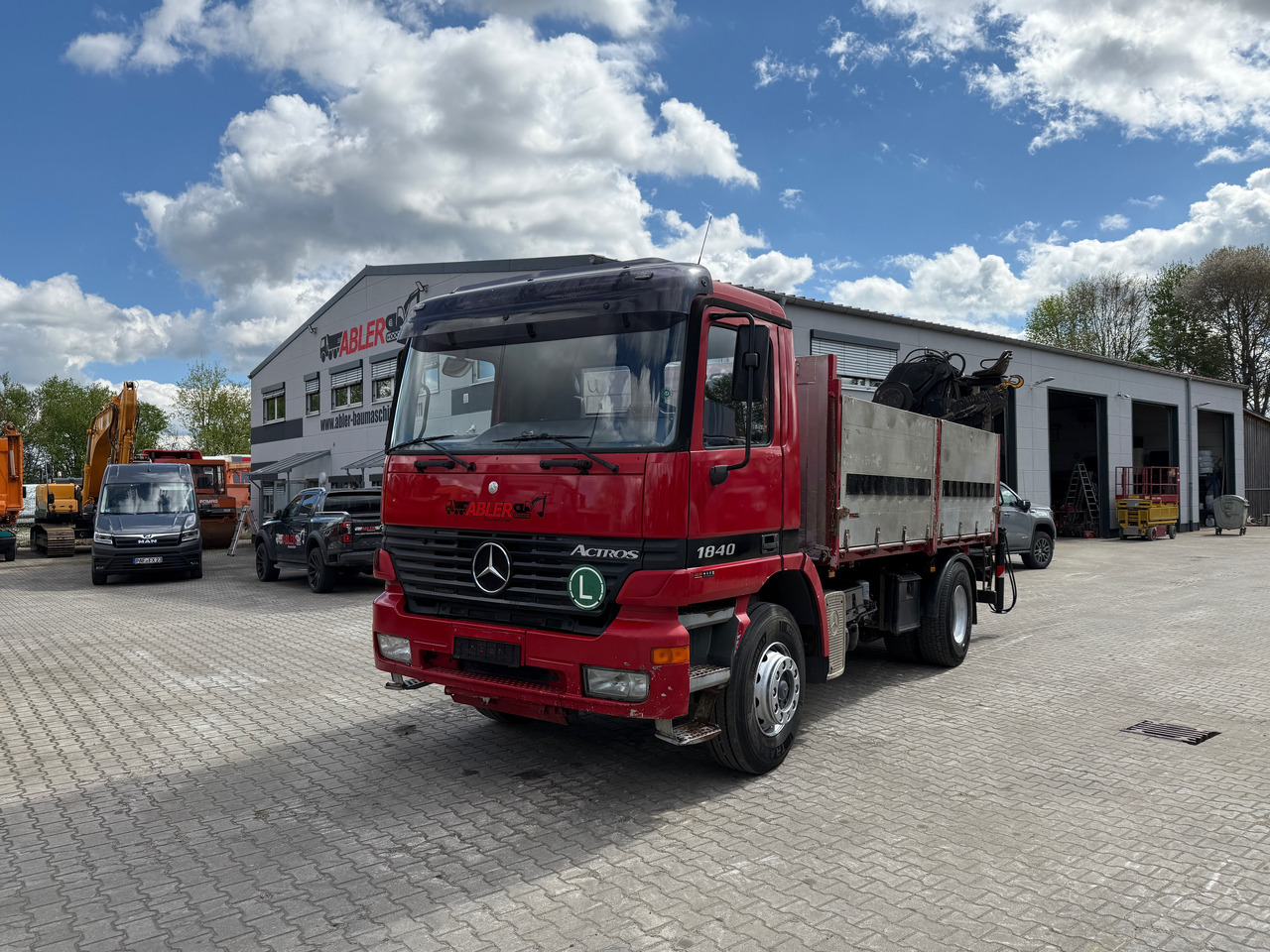 Mercedes-Benz 1840 Actros 2-Seiten-Kipper mit Kran Hiab 125-3 mit Funk - Vrachtwagen met open laadbak, Kraanwagen: afbeelding 2 Mercedes-Benz 1840 Actros 2-Seiten-Kipper mit Kran Hiab 125-3 mit Funk - Vrachtwagen met open laadbak, Kraanwagen: afbeelding 2