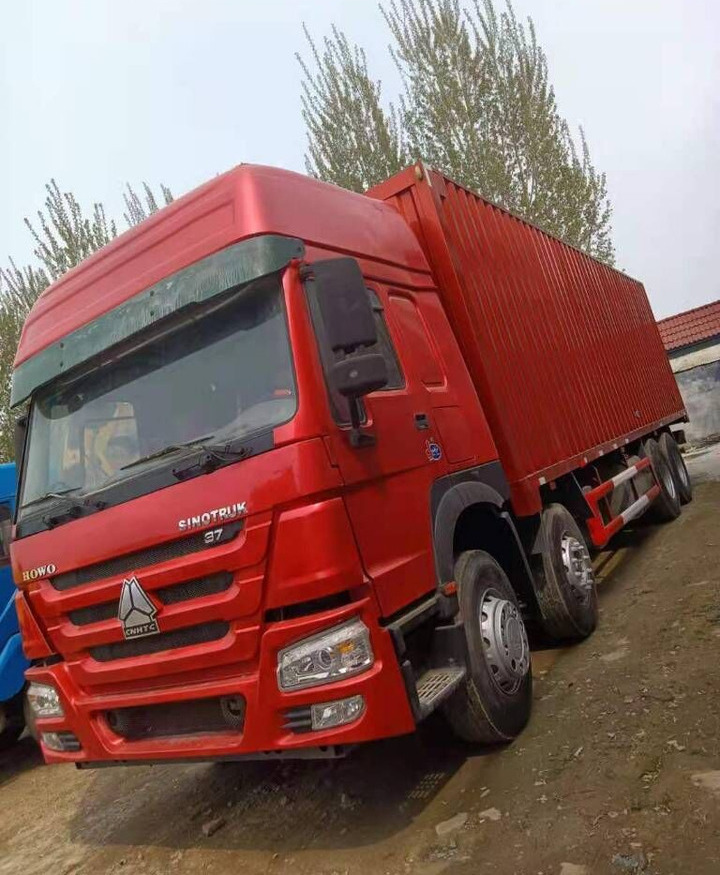 Howo 8X4 Box Truck Box Van - Containertransporter/ Wissellaadbak vrachtwagen: afbeelding 1 Howo 8X4 Box Truck Box Van - Containertransporter/ Wissellaadbak vrachtwagen: afbeelding 1