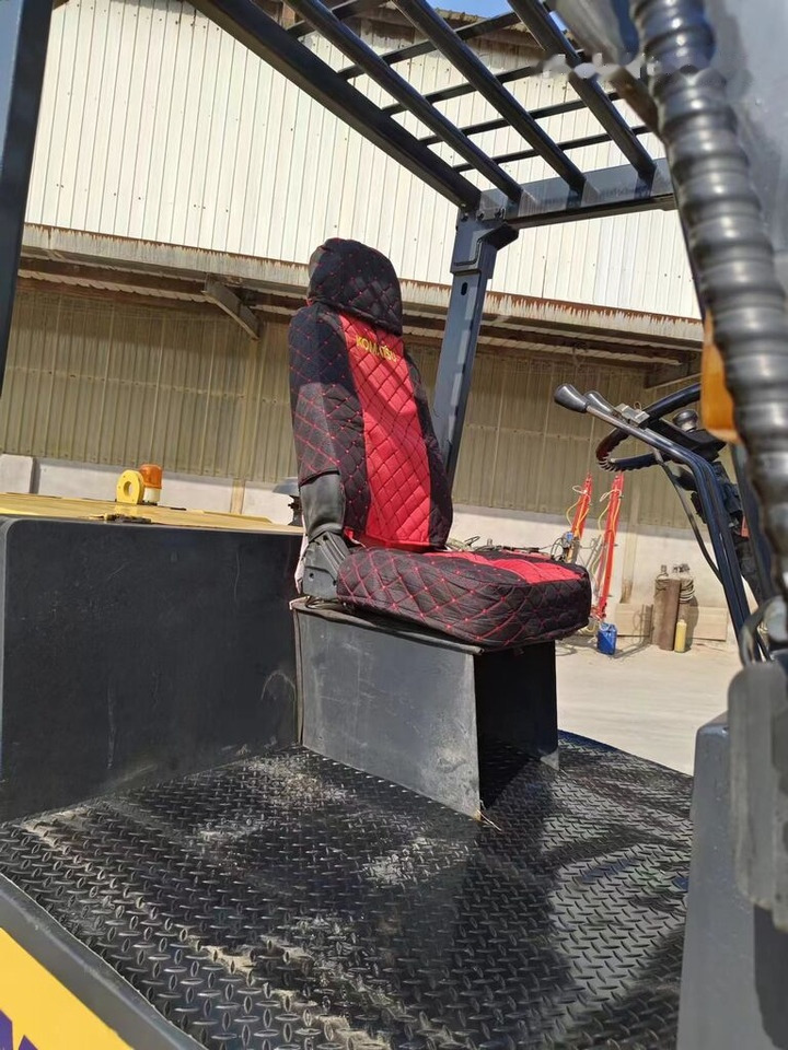 Diesel heftruck Komatsu FD150: afbeelding 7 Diesel heftruck Komatsu FD150: afbeelding 7