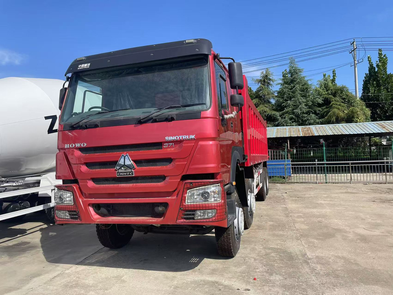 Sinotruk HOWO 371 8*4 Dump truck - Kipper vrachtwagen: afbeelding 4 Sinotruk HOWO 371 8*4 Dump truck - Kipper vrachtwagen: afbeelding 4