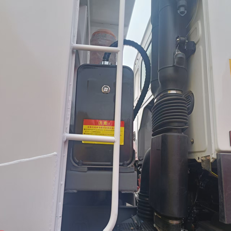 Sinotruk HOWO 400 6*4 Dump truck - Kipper vrachtwagen: afbeelding 5 Sinotruk HOWO 400 6*4 Dump truck - Kipper vrachtwagen: afbeelding 5