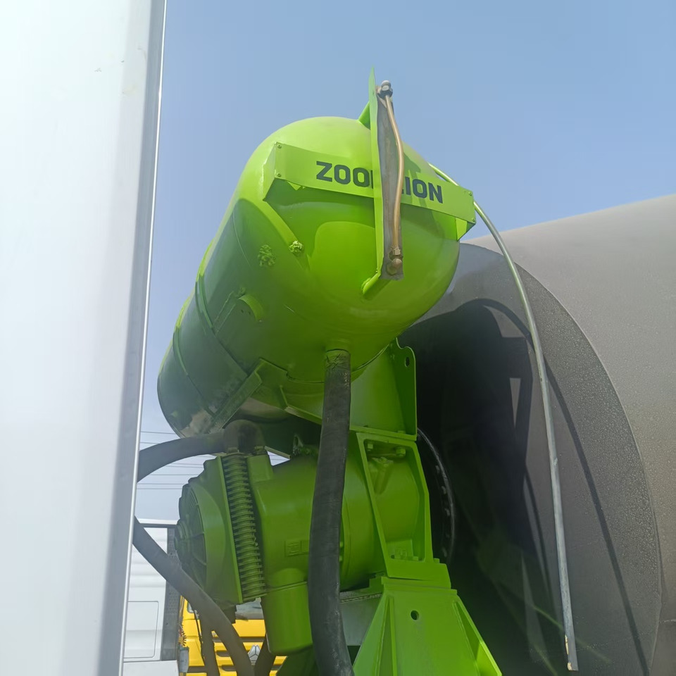 Sinotruk HOWO 6*4 Concrete mixer truck - Betonmixer: afbeelding 5 Sinotruk HOWO 6*4 Concrete mixer truck - Betonmixer: afbeelding 5