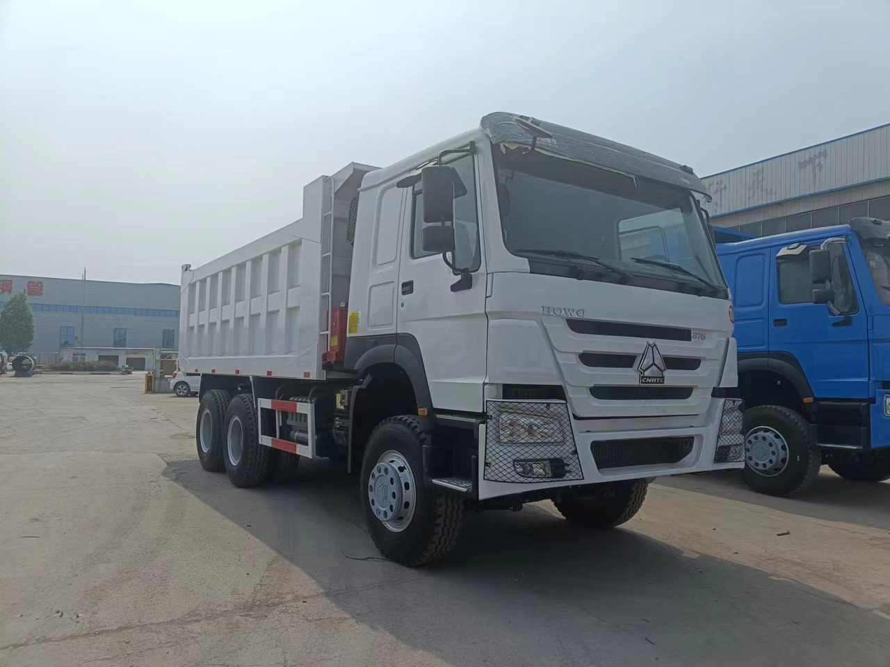 Sinotruk HOWO 6*4 Dump truck - Kipper vrachtwagen: afbeelding 3 Sinotruk HOWO 6*4 Dump truck - Kipper vrachtwagen: afbeelding 3