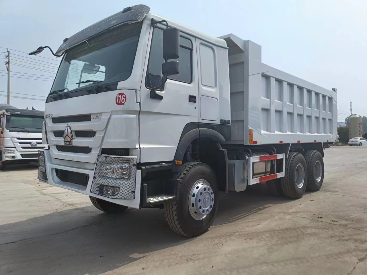 Sinotruk HOWO 6*4 Dump truck - Kipper vrachtwagen: afbeelding 2 Sinotruk HOWO 6*4 Dump truck - Kipper vrachtwagen: afbeelding 2