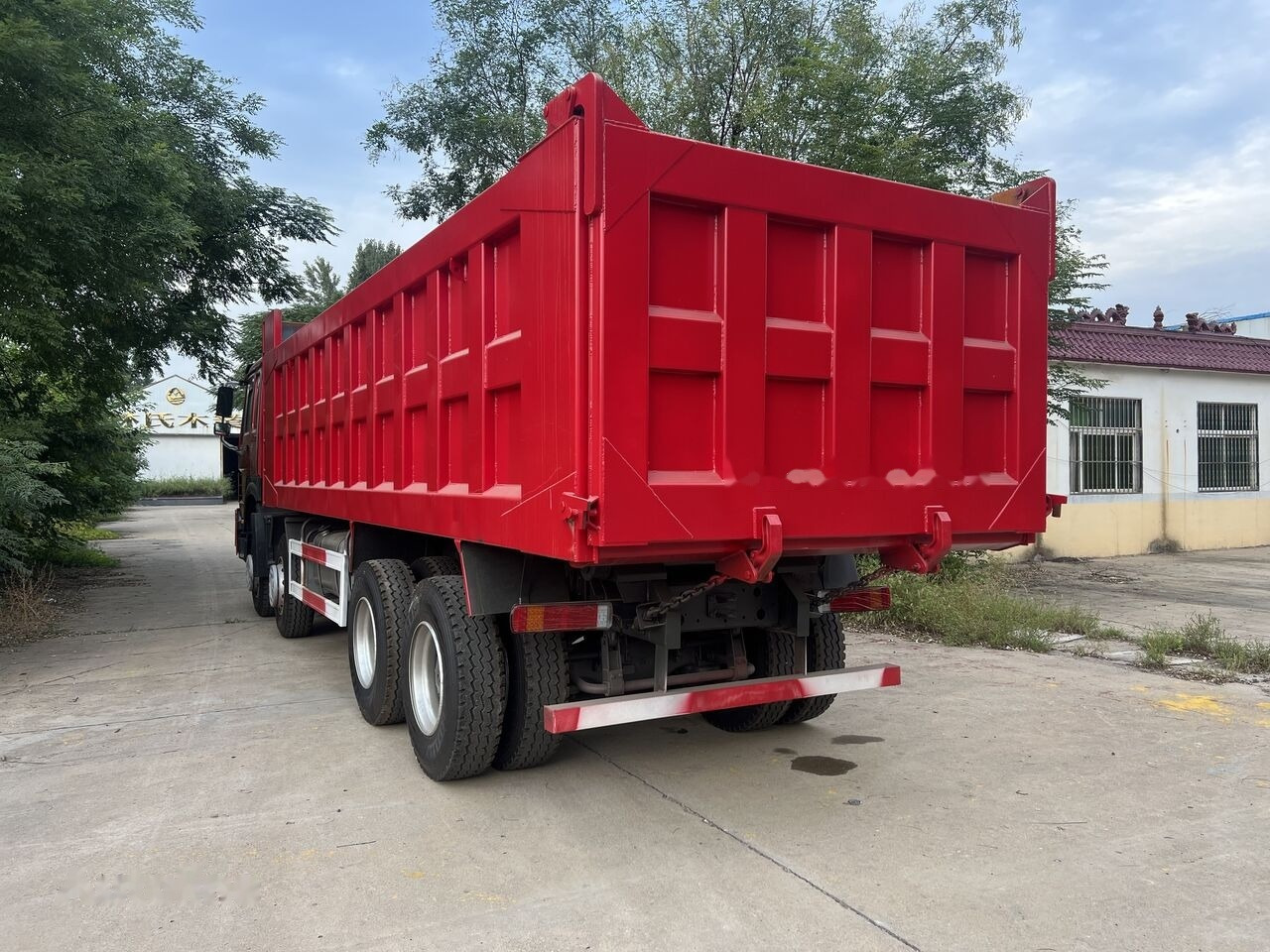 Sinotruk HOWO 8*4 Dump truck - Kipper vrachtwagen: afbeelding 4 Sinotruk HOWO 8*4 Dump truck - Kipper vrachtwagen: afbeelding 4