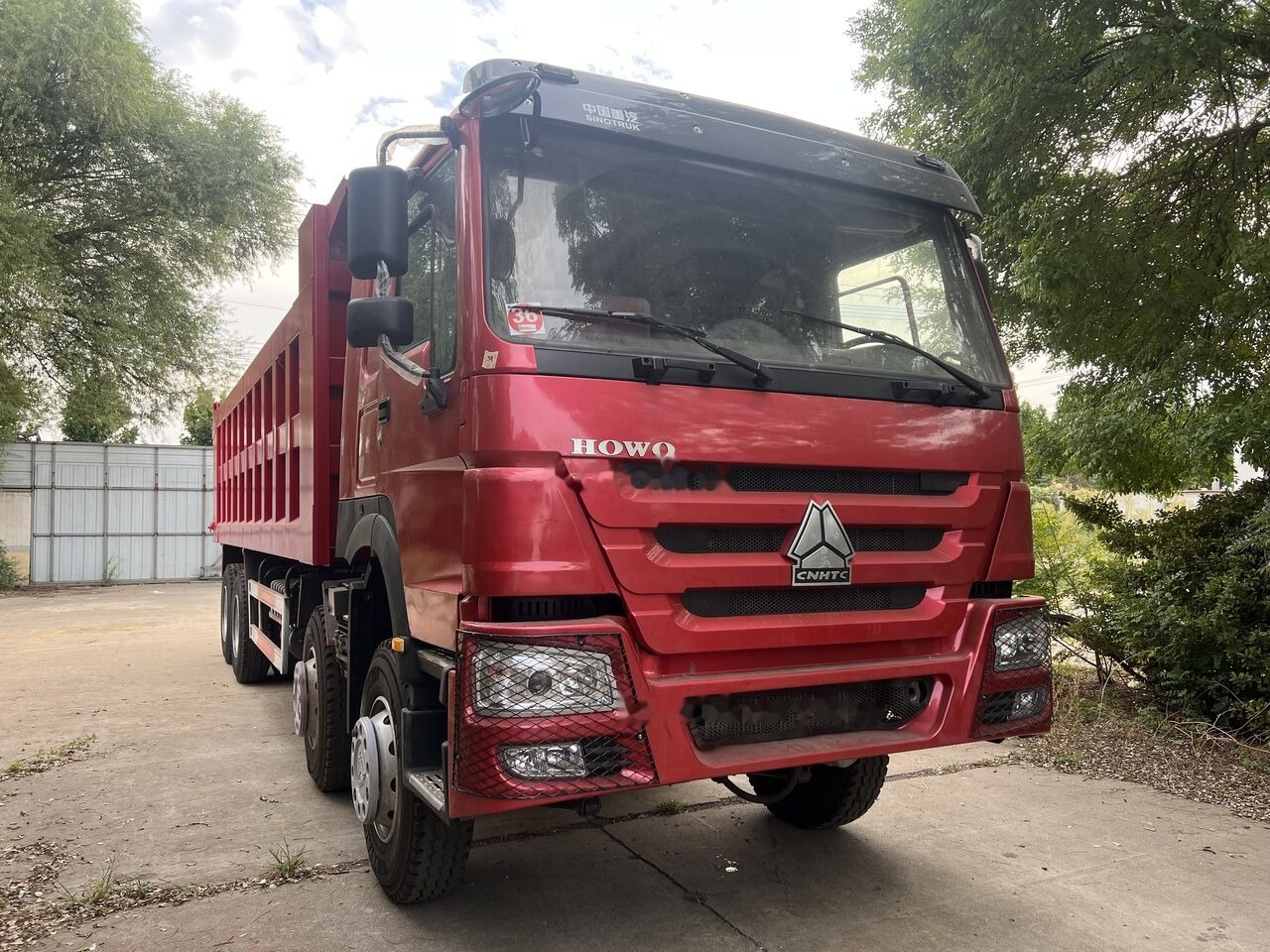Sinotruk HOWO 8*4 Dump truck - Kipper vrachtwagen: afbeelding 1 Sinotruk HOWO 8*4 Dump truck - Kipper vrachtwagen: afbeelding 1